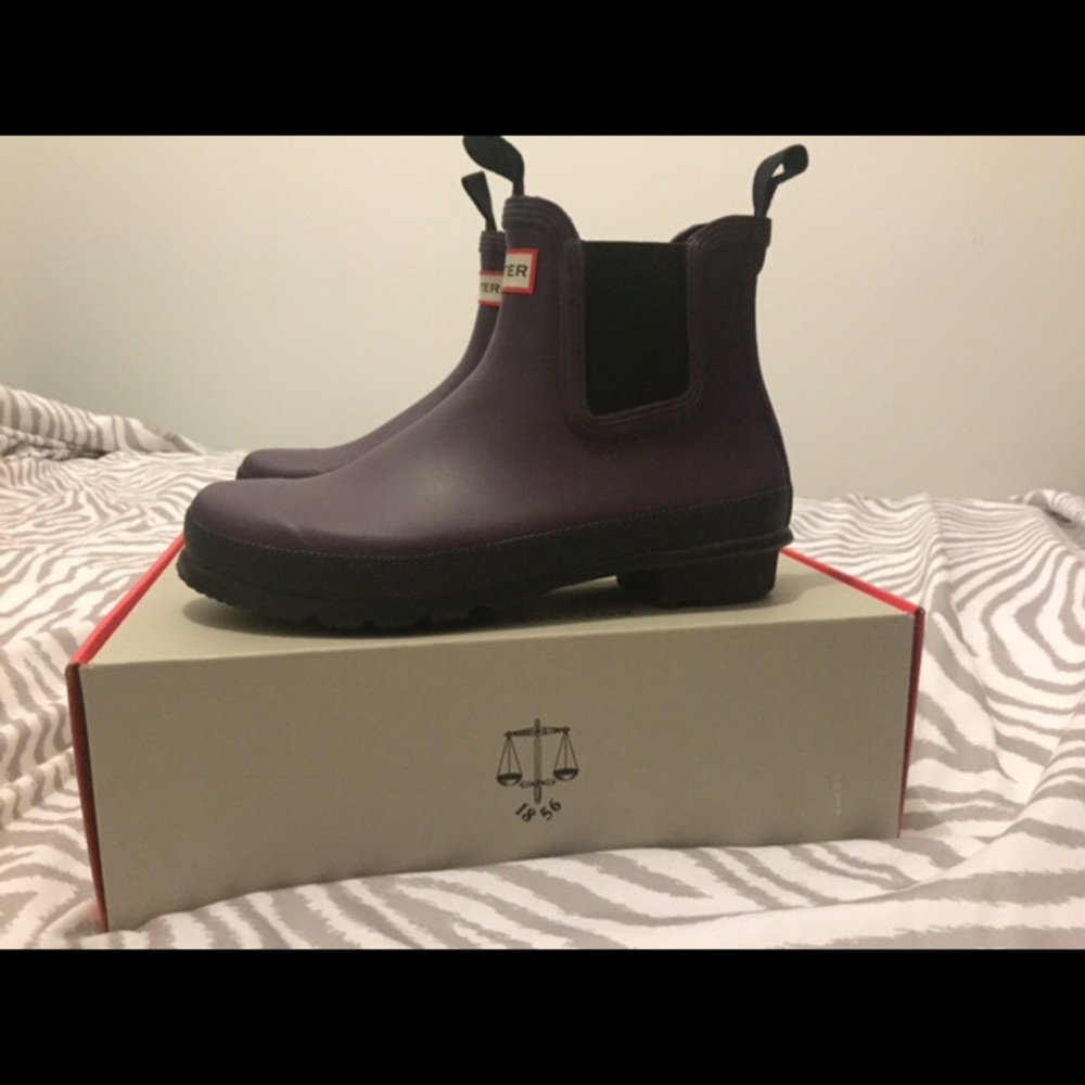 Hunter Original Chelsea Booties Size 9, Plum